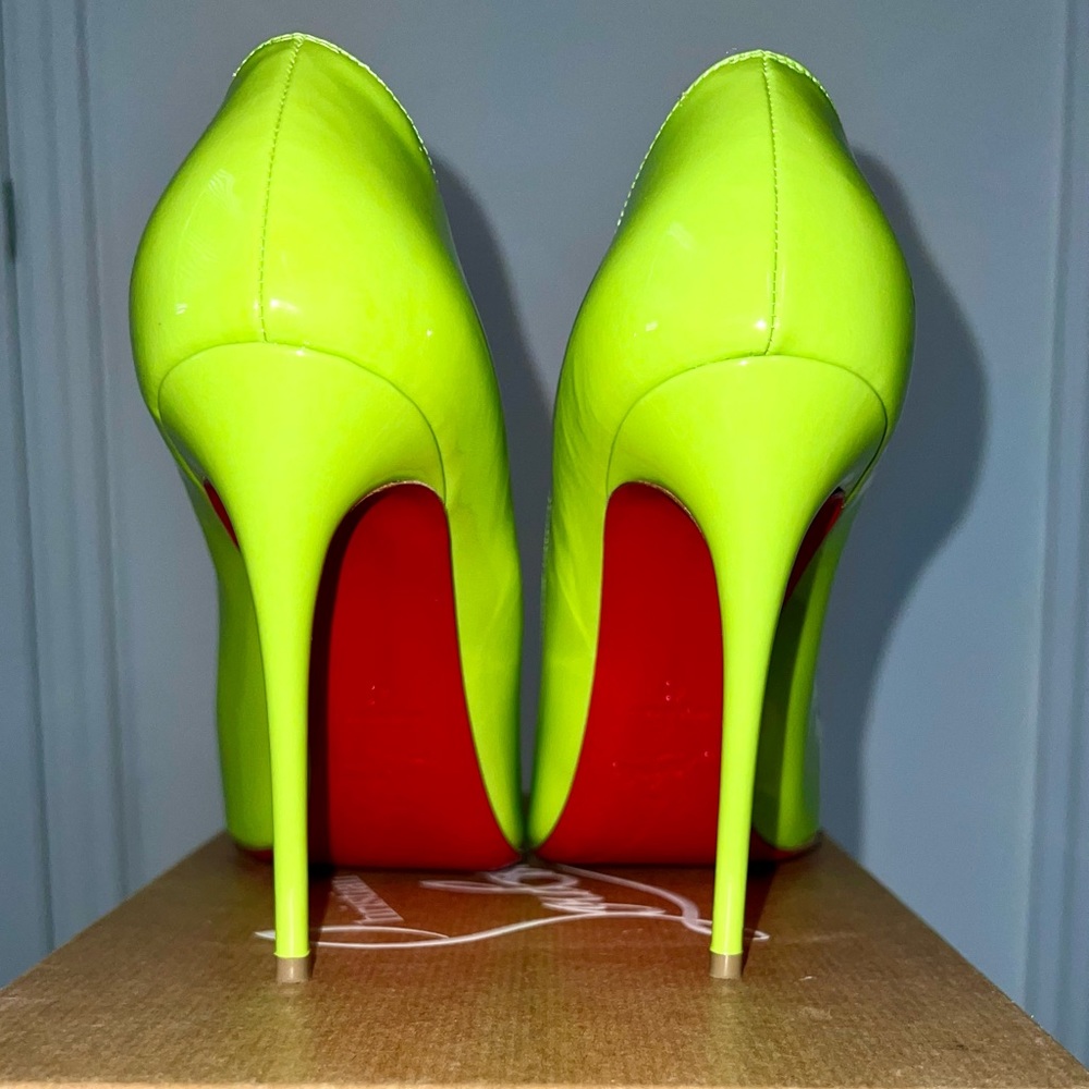 Authentic Christian Louboutin PIGALLE FOLLIES 100 PATENT